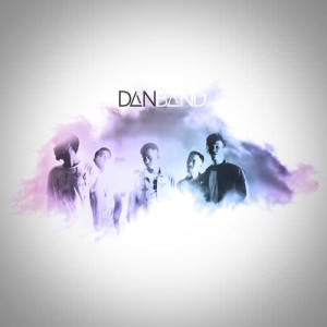 收聽Dan Band的Aku Bukan Musuhmu歌詞歌曲