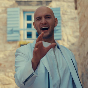Listen to Kontra neba ne smiš ić song with lyrics from Marko Skugor