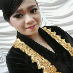 Dengarkan lagu Lelah Berangen nyanyian Linda dengan lirik