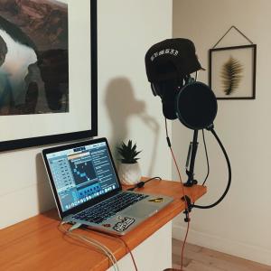 default playlist img