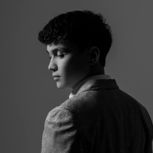 Listen to Sog'indim song with lyrics from Alisher