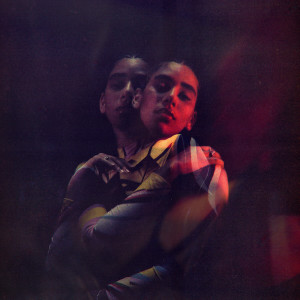 收聽Ama的Real歌詞歌曲