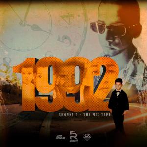 ดาวน์โหลดและฟังเพลง Debilidad (Sunset 1992) พร้อมเนื้อเพลงจาก R5 La Fama