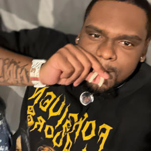 收聽Chrispyee的Making Luv 2 da Money (Explicit)歌詞歌曲