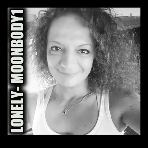收聽Moonbody1的Lonely歌詞歌曲