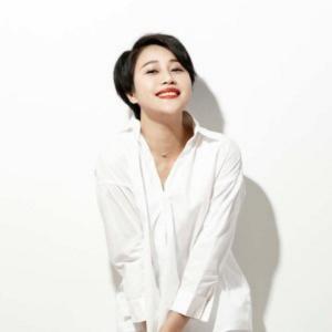 Listen to Mu Mian Hua Kai Gong Yan Yan song with lyrics from 顾莉雅