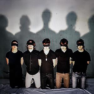 收聽Under Static Movement的Fallen Again歌詞歌曲