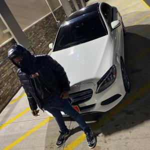 收聽Renegade的Stopping Me歌詞歌曲