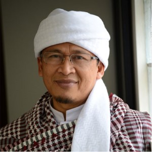 收听Abdullah Gymnastiar的Manfaat Besar Dari Beristighfar歌词歌曲