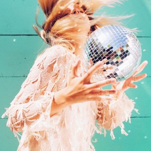 Listen to Please Don't song with lyrics from Ava Nova