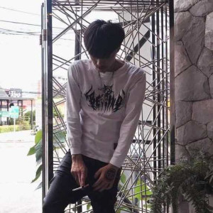 收聽YOUNGJ的เกมพลิก / PTY FLOW (Explicit)歌詞歌曲