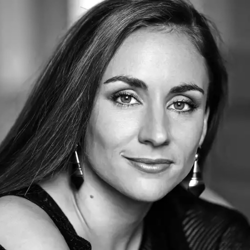 Antoinette Dennefeld