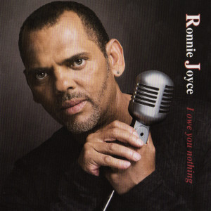 ดาวน์โหลดและฟังเพลง I'm In Love With You พร้อมเนื้อเพลงจาก Ronnie Joyce