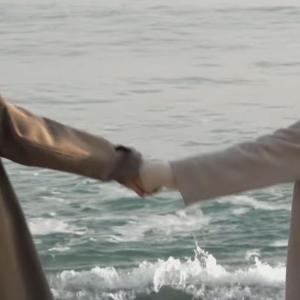 Dengarkan lagu december (Explicit) nyanyian Arid dengan lirik