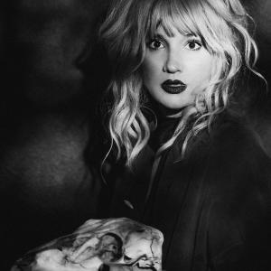 收聽Lux Lawless的Lead (feat. Matt McJunkins, Nick Perez & Jeff Friedl)歌詞歌曲