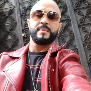 收聽Johny Garcia的Barbero (Explicit)歌詞歌曲