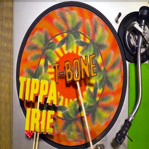 收聽T-Bone meets Tippa Irie的One Time Selector歌詞歌曲