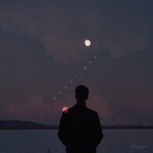 收听밀리그램的Moonlight歌词歌曲