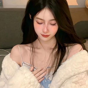 Listen to 唱一首情歌送给我的老婆 (甜美版) song with lyrics from 梨香