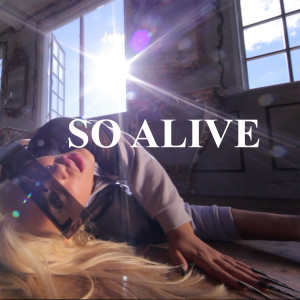 ดาวน์โหลดและฟังเพลง So Alive พร้อมเนื้อเพลงจาก Mira Craig