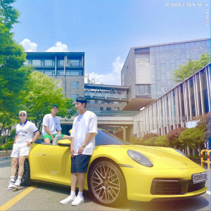 收听브라더스플레이的레이블라우즈 (세 얼간이) (Feat. 비올, 누헤즈믹, 티피, 사포)歌词歌曲