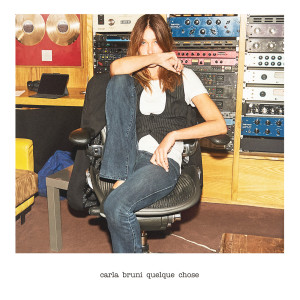 ดาวน์โหลดและฟังเพลง Quelque chose พร้อมเนื้อเพลงจาก Carla Bruni
