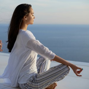 Meditation and Stress Relief Therapy的專輯Serene Sounds for Meditation and Healing