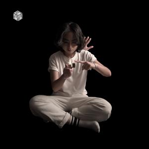 Listen to Binge song with lyrics from 歪歪歪