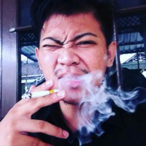 Dengarkan lagu Sang Ayah Yang Gelisah Genggam Putrinya nyanyian Only Beat dengan lirik