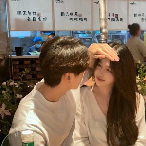 Listen to 携手同行美滋滋 (伴奏) song with lyrics from 思寒