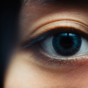 Album Eyes oleh Guccimith