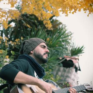 Dengarkan lagu Donde surge la vida nyanyian Primitivo dengan lirik