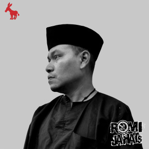 Dengarkan Bunga Kertas Merah Berduri lagu dari Romi Jahat dengan lirik