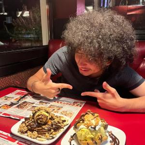 收聽Vasco Sanchez的United in loneliness (feat. CasualBreather)歌詞歌曲