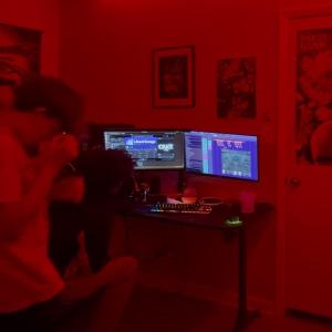 收聽soexclusive的creative (feat. LuhSolid, subbtrahiert, gorn & jahhde) (Explicit)歌詞歌曲