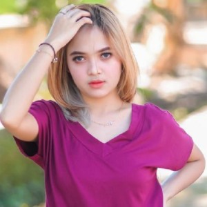 Dengarkan Top Topan lagu dari Putri Kristya dengan lirik