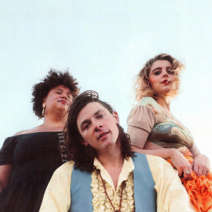 Listen to Back Home song with lyrics from Bandits on the Run