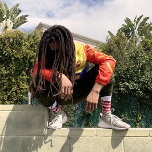 收聽King Ital Rebel的Mmmhmmm (feat. Syrox)歌詞歌曲