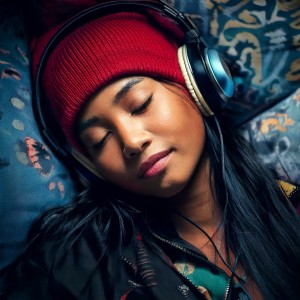 Binaural Beats Life的專輯Restful Nights: Sleep Through Hip Hop