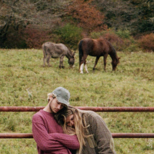 ดาวน์โหลดและฟังเพลง parent song พร้อมเนื้อเพลงจาก Jeremy Zucker