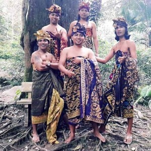 Listen to Om Sahanam Bhavantu song with lyrics from Crukcuk Kuning Crew