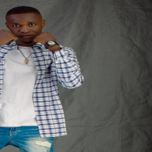 ดาวน์โหลดและฟังเพลง M'mah Lolo พร้อมเนื้อเพลงจาก Mr Taf