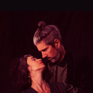 Dengarkan Hey You lagu dari Elvett dengan lirik