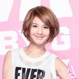 Listen to Be Ok song with lyrics from Claire (郭静)