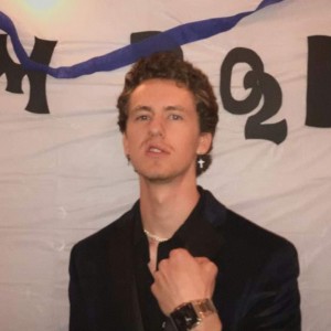 ดาวน์โหลดและฟังเพลง Reminisce พร้อมเนื้อเพลงจาก Evan Shepard