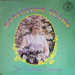 ดาวน์โหลดและฟังเพลง Sixteen Going On Seventeen พร้อมเนื้อเพลงจาก Dancetime Orchestra