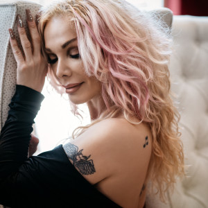 Dengarkan Voy a Quedarme Sola lagu dari Marisela dengan lirik