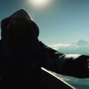 Dengarkan ƒlourish lagu dari JNK dengan lirik