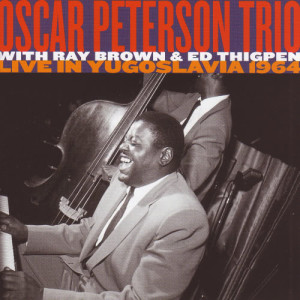 收聽The Oscar Peterson Trio的Hymn to Freedom (Live)歌詞歌曲