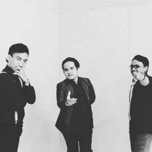 Dengarkan lagu Rapuh nyanyian Flavour Seven B dengan lirik